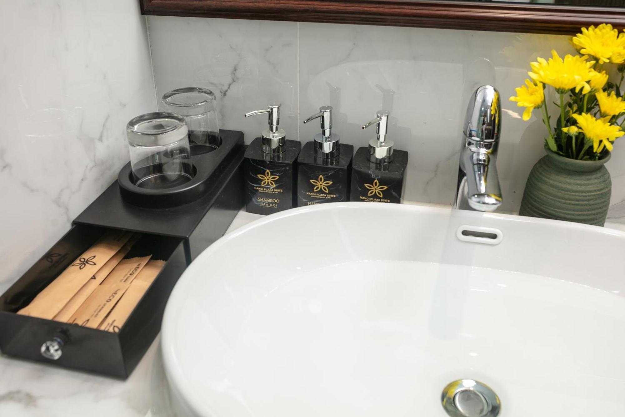 Hanoi Plaza Suite Hotel & Spa Zewnętrze zdjęcie